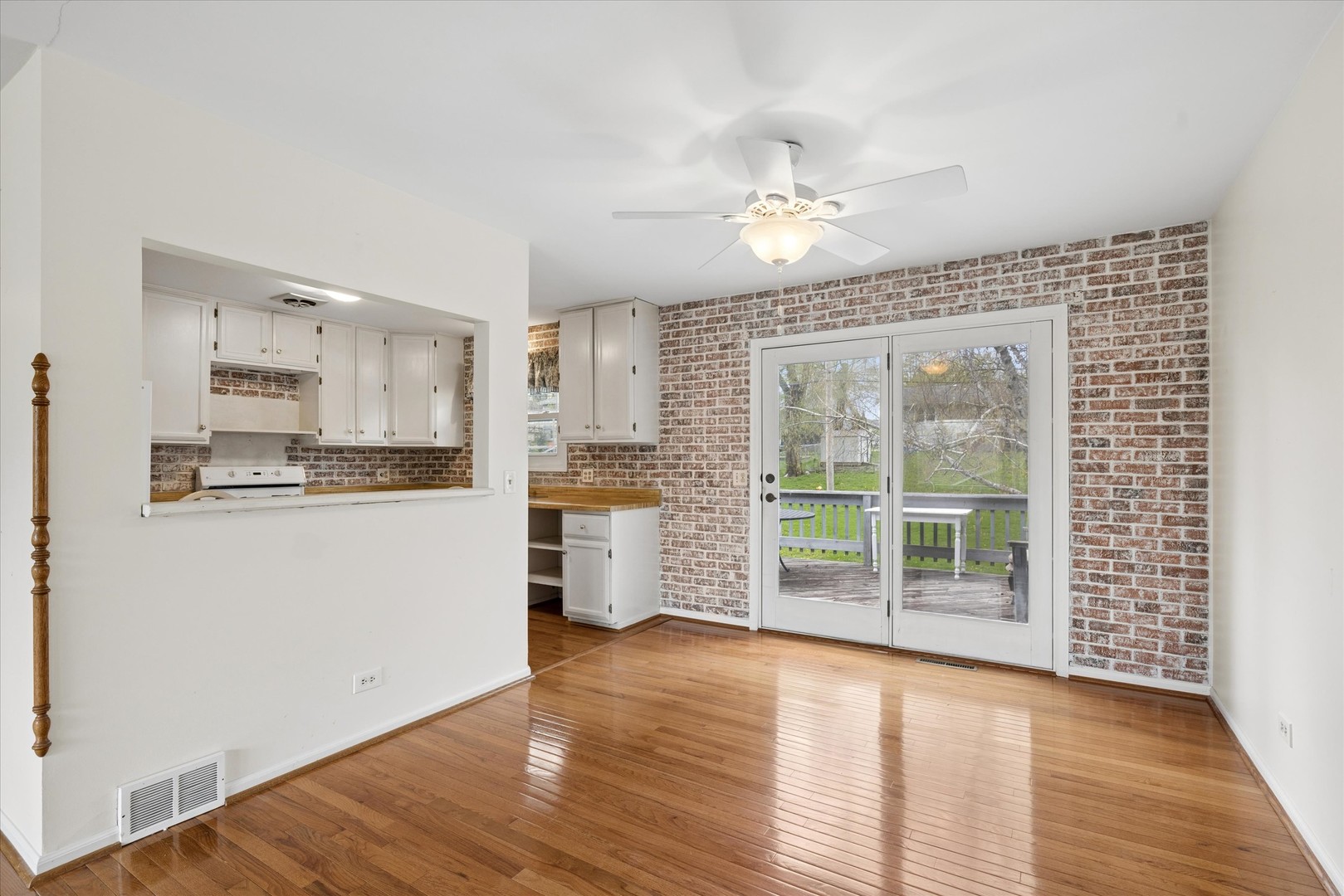 13 Hawthorne Road Lake In The Hills, IL 60156 - Photo 3 of 18