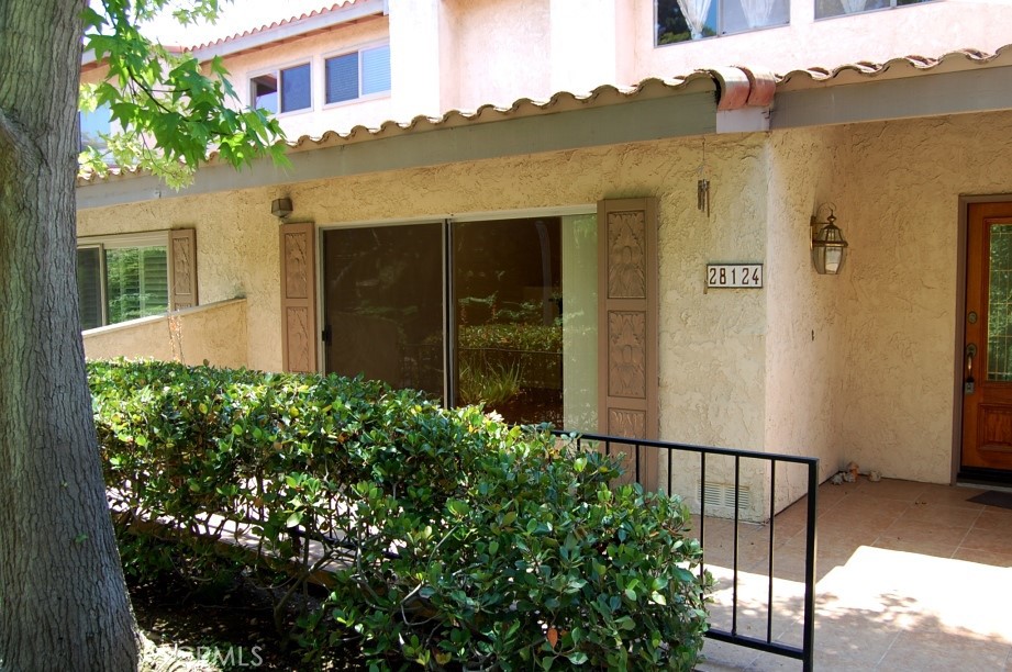 Welcome to 28124 Ridgethorne Court!