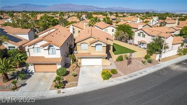 $2,400 | 7816 Calico Flower Avenue, Las Vegas, NV 89128