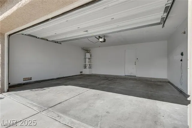 $2,400 | 7816 Calico Flower Avenue, Las Vegas, NV 89128