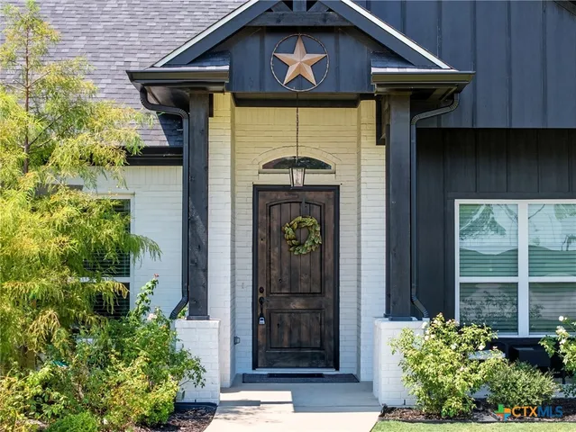 $557,500 | 100 Metheglin Drive, Temple, TX 76502