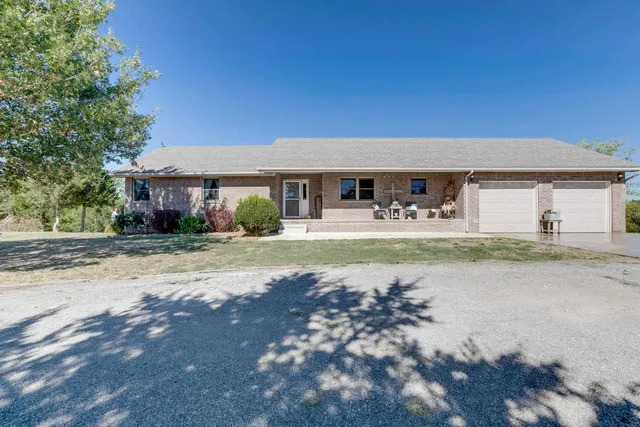 $875,000 | 1555 Southwest Butler Road, Benton, KS 67017