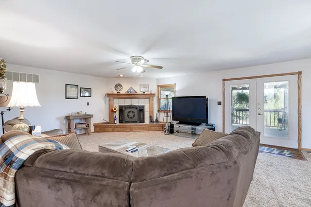 $875,000 | 1555 Southwest Butler Road, Benton, KS 67017