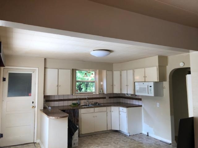 1287 Carr Road Muskegon, MI 49442 - Photo 4 of 14 IMG_1236