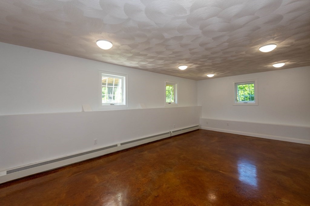 151 Boxford Road Rowley, MA 01969 - Photo 4 of 24