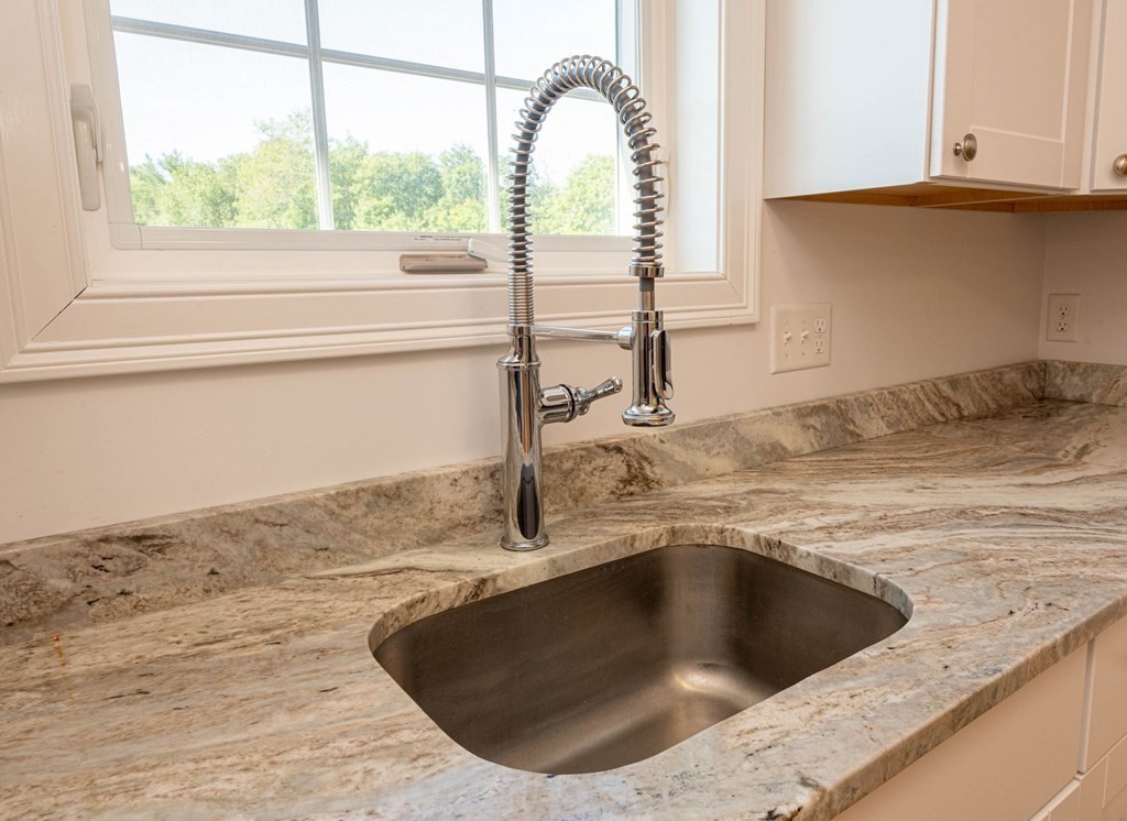 151 Boxford Road Rowley, MA 01969 - Photo 8 of 24