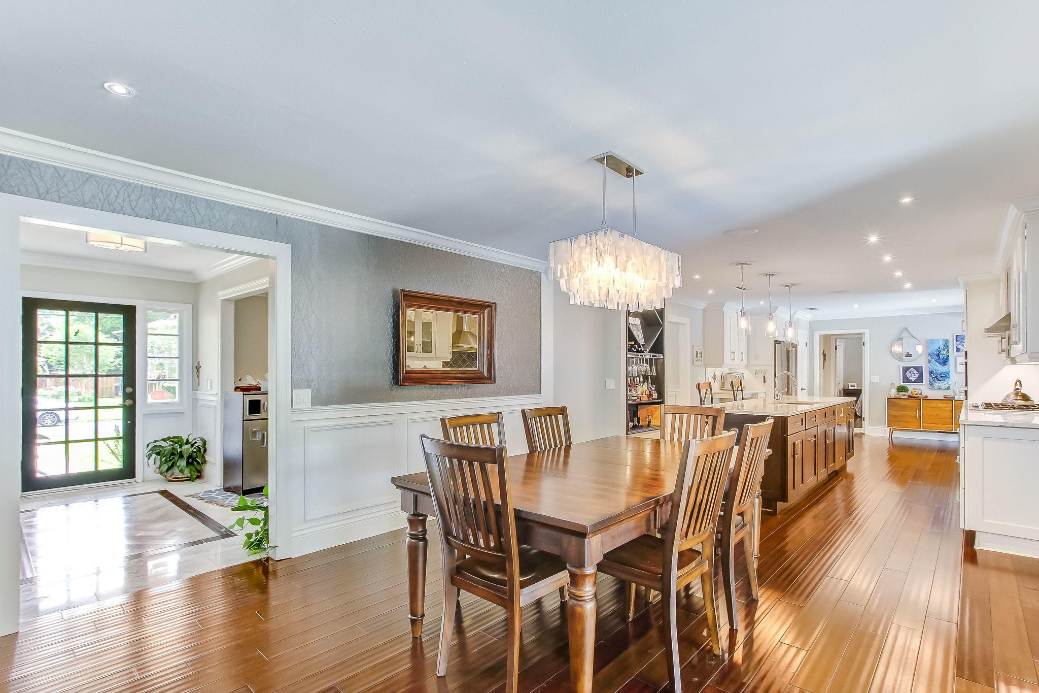 Light-filled rooms