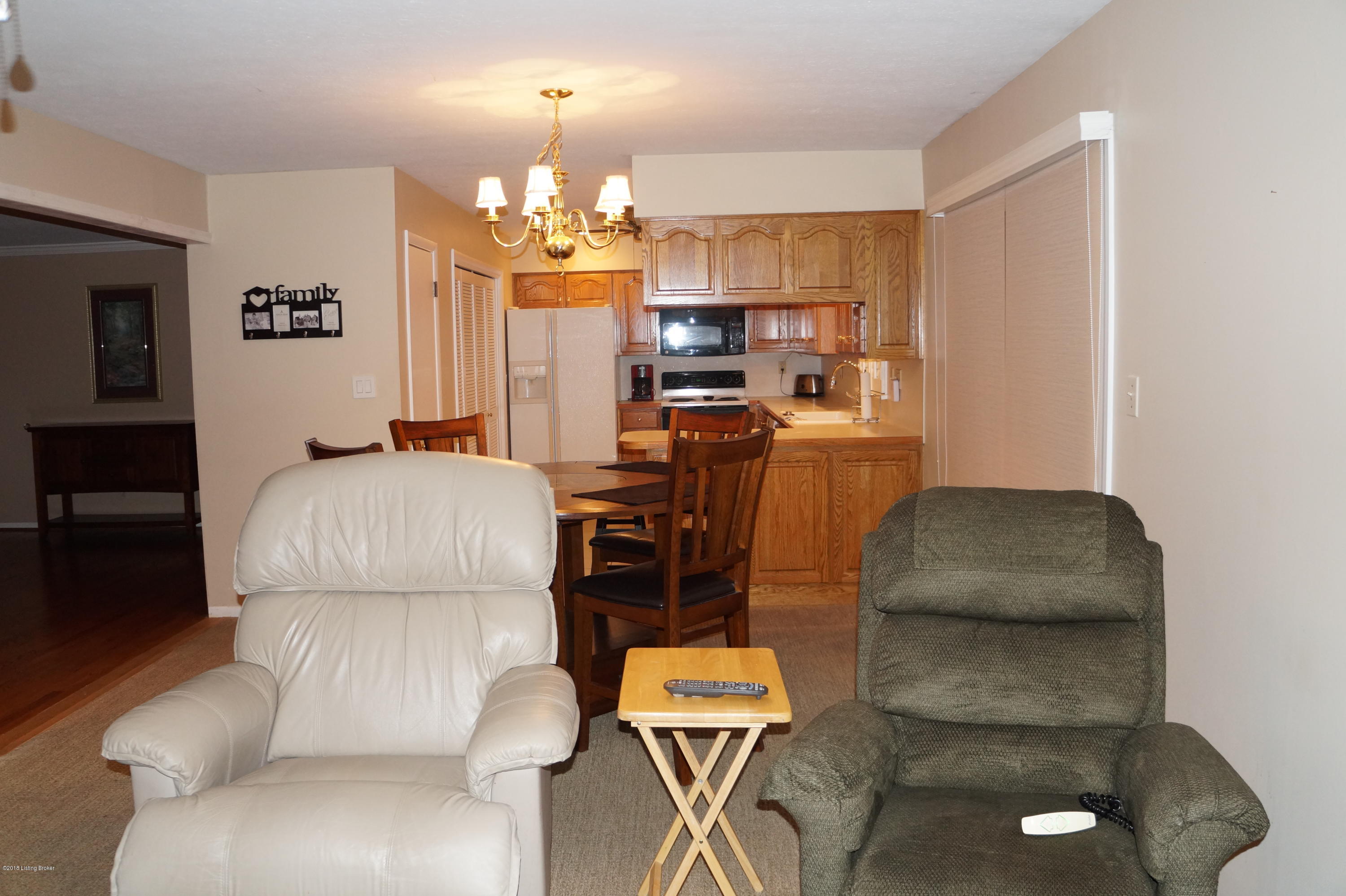 3502 Locklee Road Louisville, KY 40214 - Photo 10 of 16 DSC00405