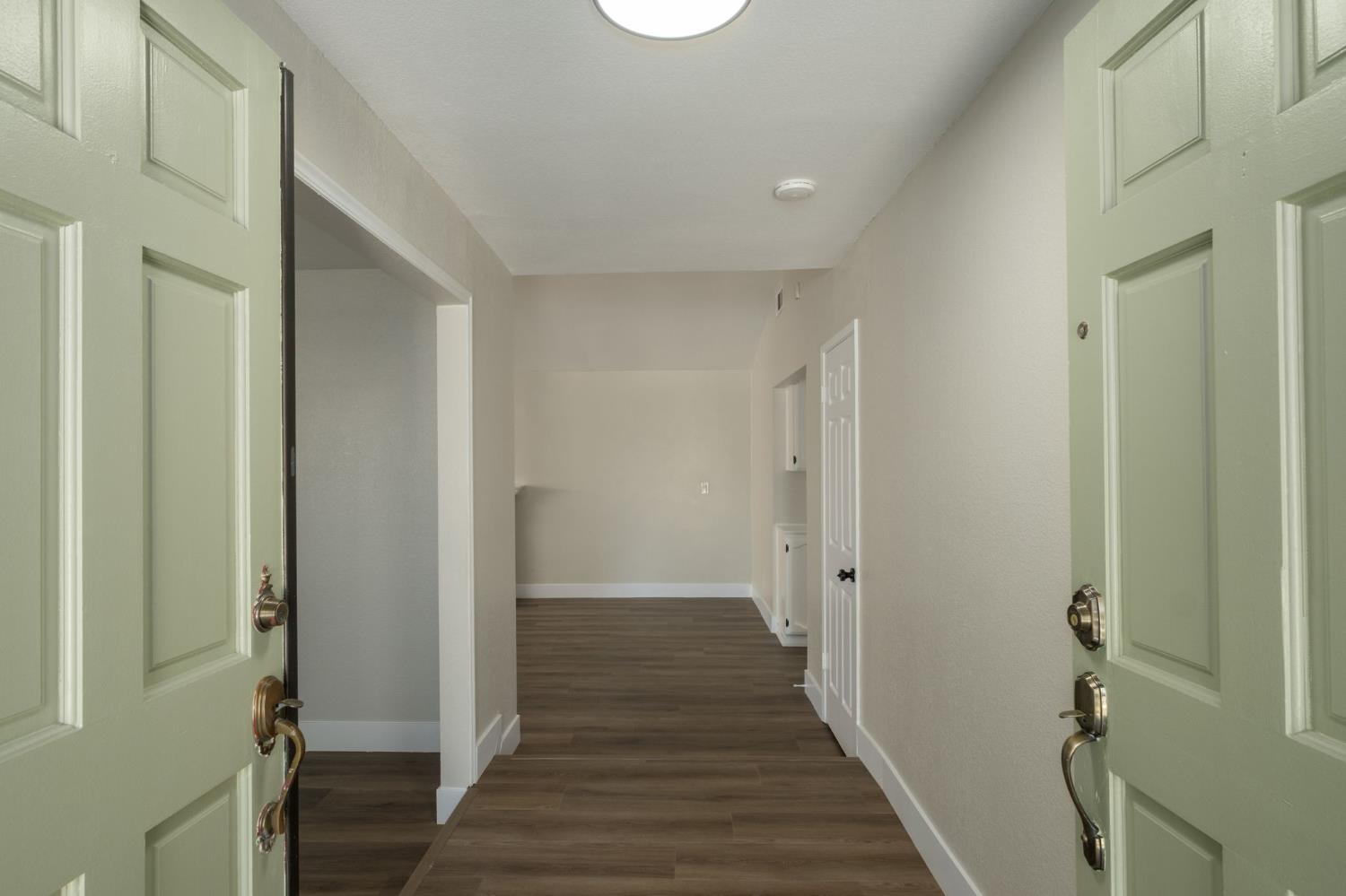 893 East Decatur Avenue Fresno, CA 93720 - Photo 5 of 36