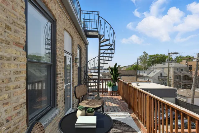 $650,000 | 1708 West Chicago Avenue, Unit 3, Chicago, IL 60622