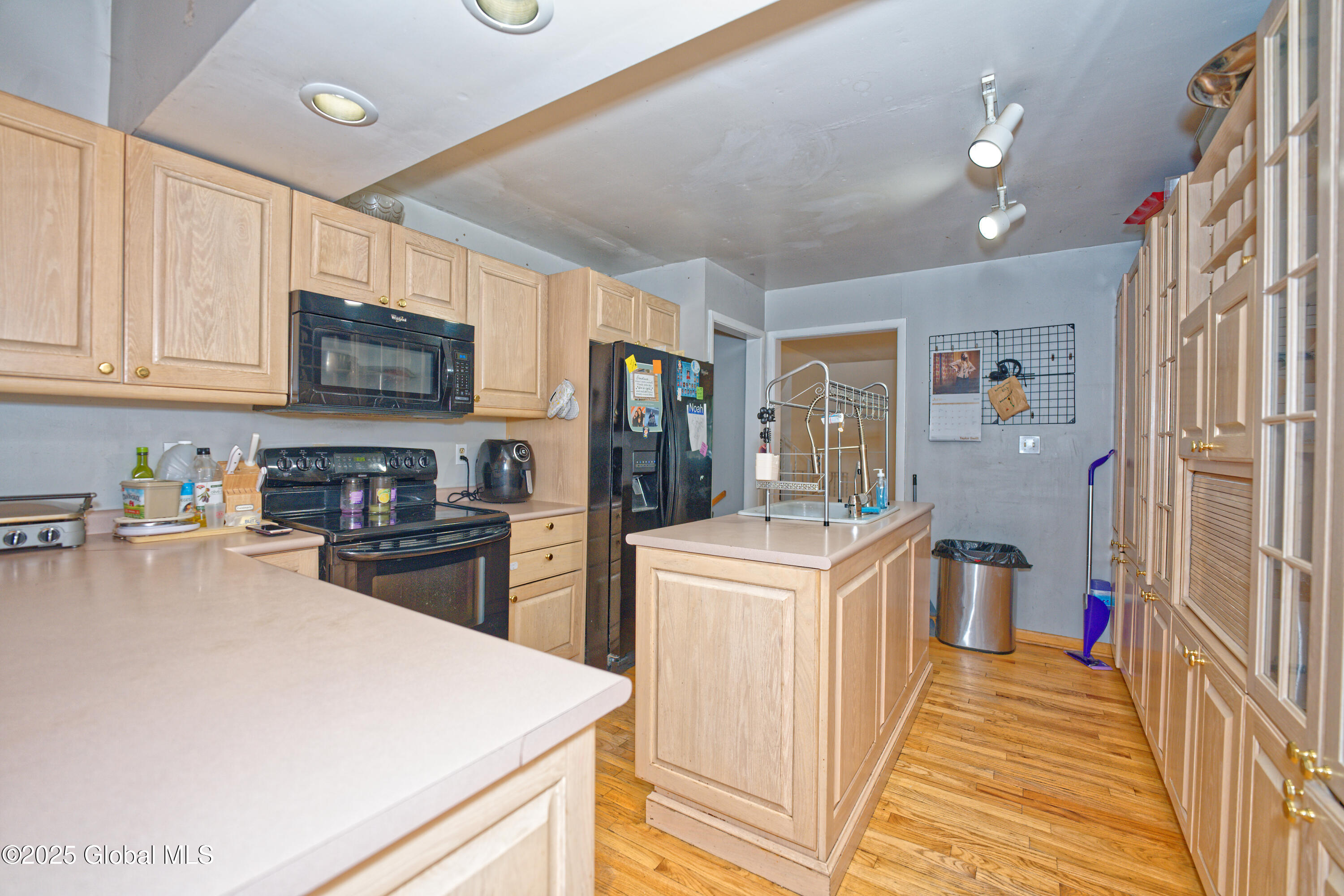 1101 Manas Drive Schenectady, NY 12303 - Photo 12 of 42 5 Kitchen 1
