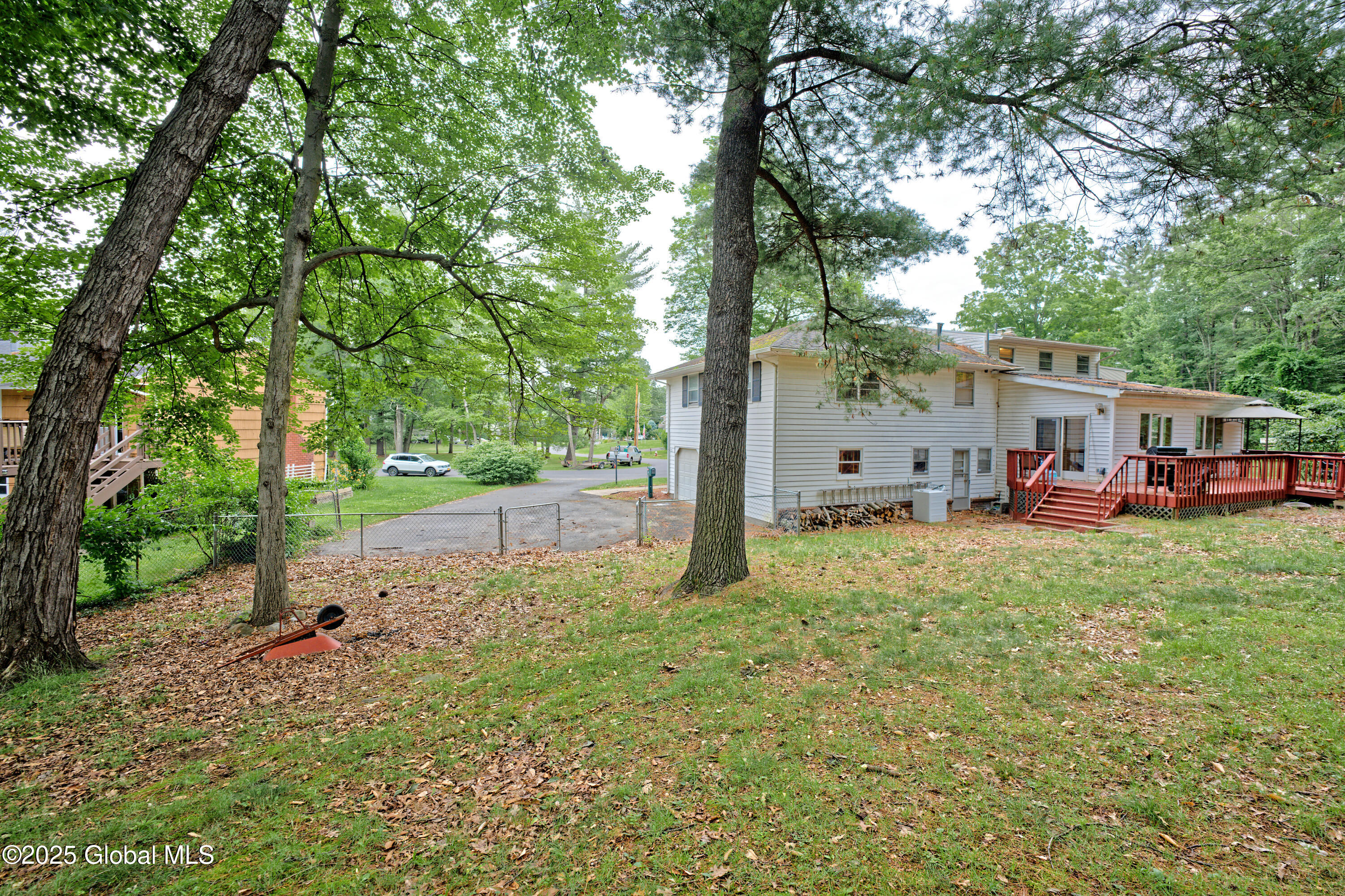1101 Manas Drive Schenectady, NY 12303 - Photo 41 of 42 Yard 11