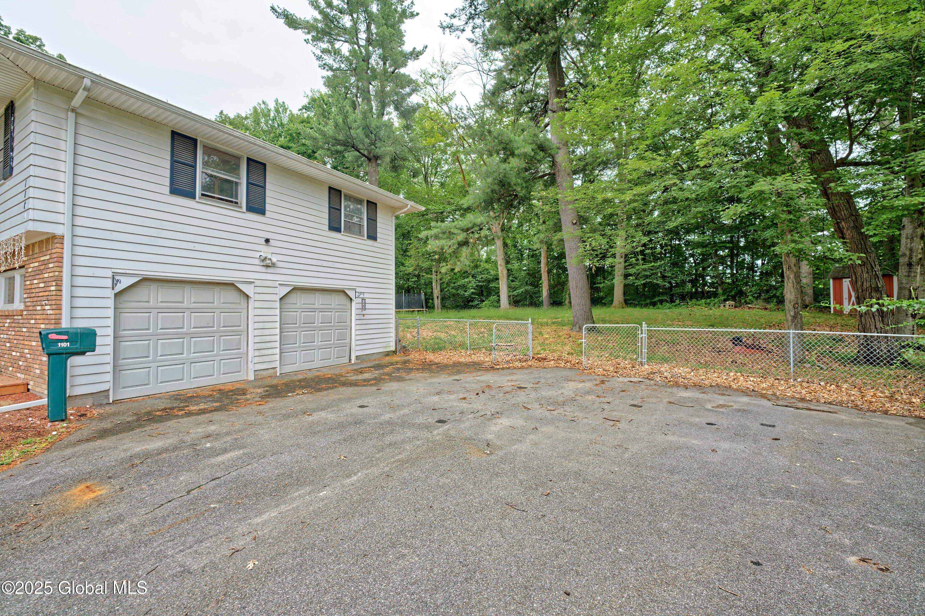 1101 Manas Drive Schenectady, NY 12303 - Photo 42 of 42 Yard 13
