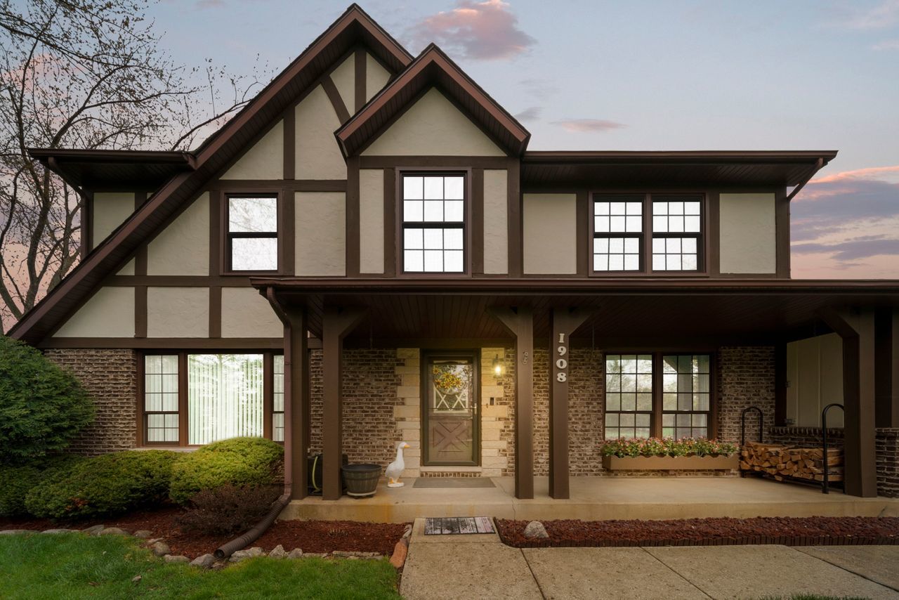 1908 Spring Dale Drive Spring Grove, IL 60081 - Photo 1 of 17 front view of house