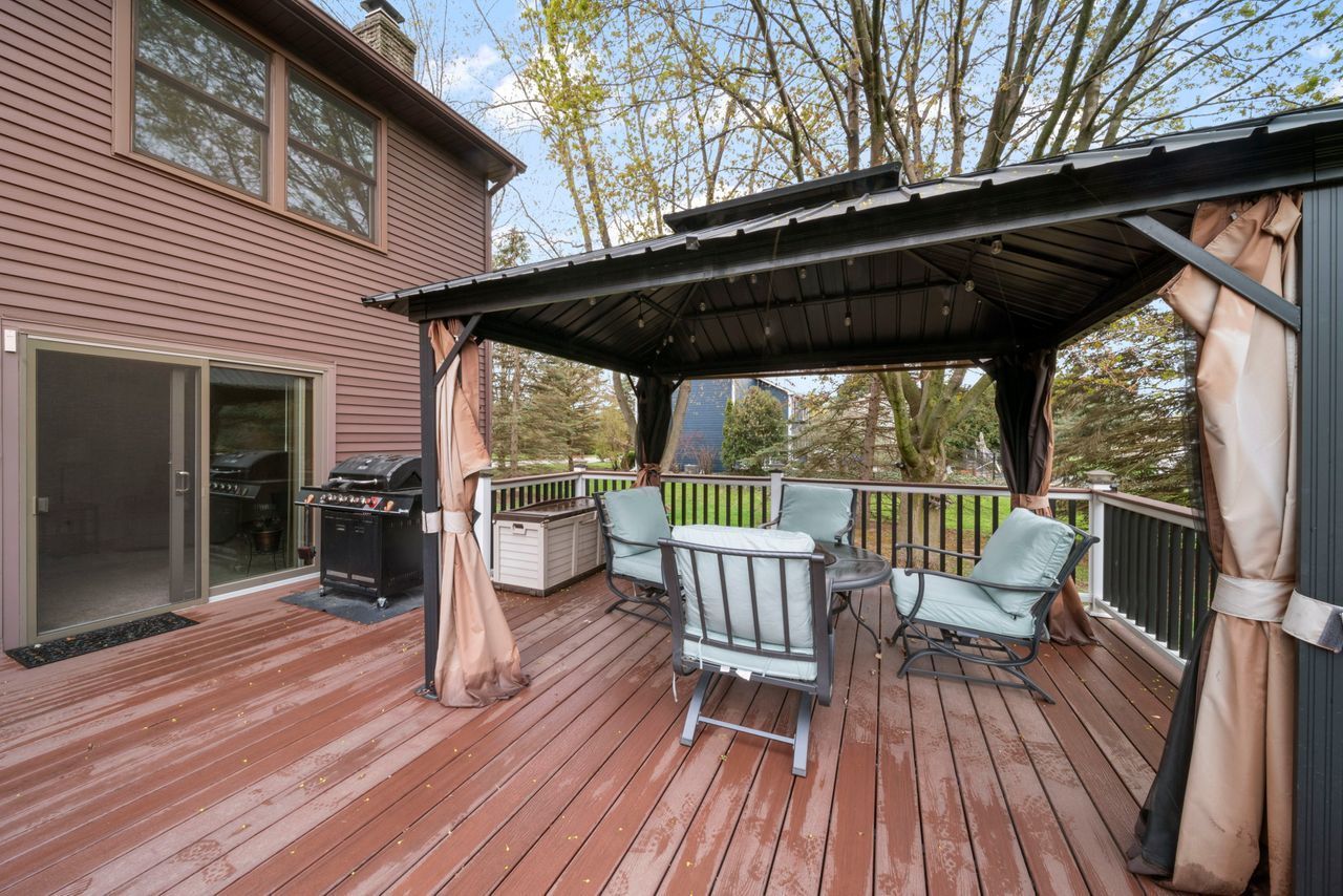 1908 Spring Dale Drive Spring Grove, IL 60081 - Photo 15 of 17 a view of outdoor space with seating space
