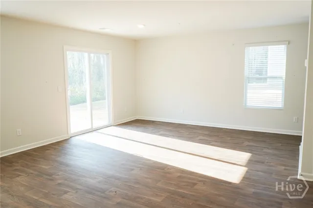 $2,300 | 391 Coconut Drive, Bloomingdale, GA 31302