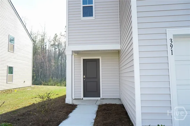 $2,300 | 391 Coconut Drive, Bloomingdale, GA 31302