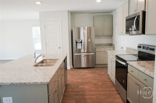 $2,280 | 391 Coconut Drive, Bloomingdale, GA 31302