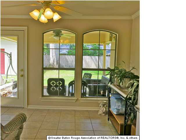 11625 Mollylea Drive Baton Rouge, LA 70815 - Photo 4 of 16