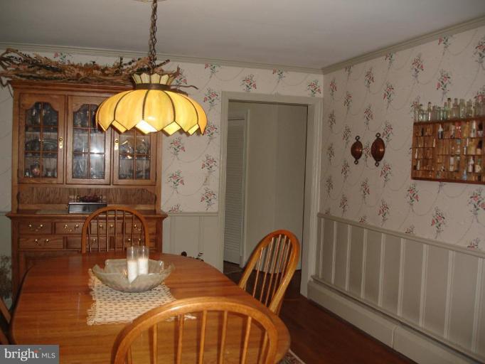 10 Ridge Road Severna Park, MD 21146 - Photo 2 of 23 Formal and large separate dining room w/hardwoods