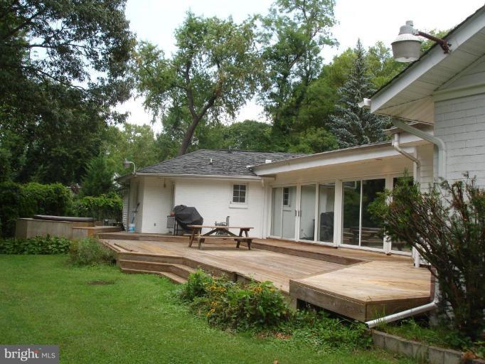 10 Ridge Road Severna Park, MD 21146 - Photo 21 of 23 Deck
