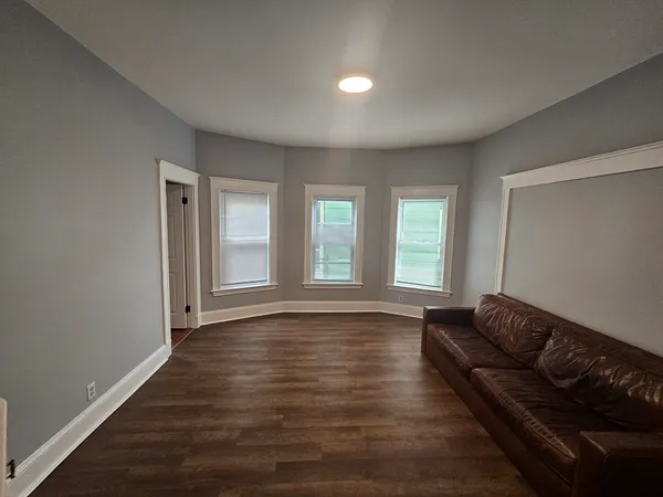 $3,950 | 320 Highland Avenue, Unit 1, Somerville, MA 02144