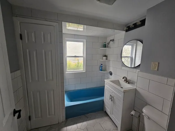 $3,950 | 320 Highland Avenue, Unit 1, Somerville, MA 02144