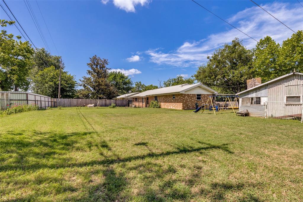 401 South Vick Street Decatur, TX 76234 - Photo 2 of 12