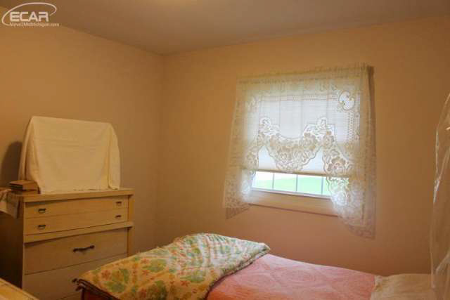 1558 Wiggins Road Fenton, MI 48430 - Photo 16 of 29 21138688-15.JPG
