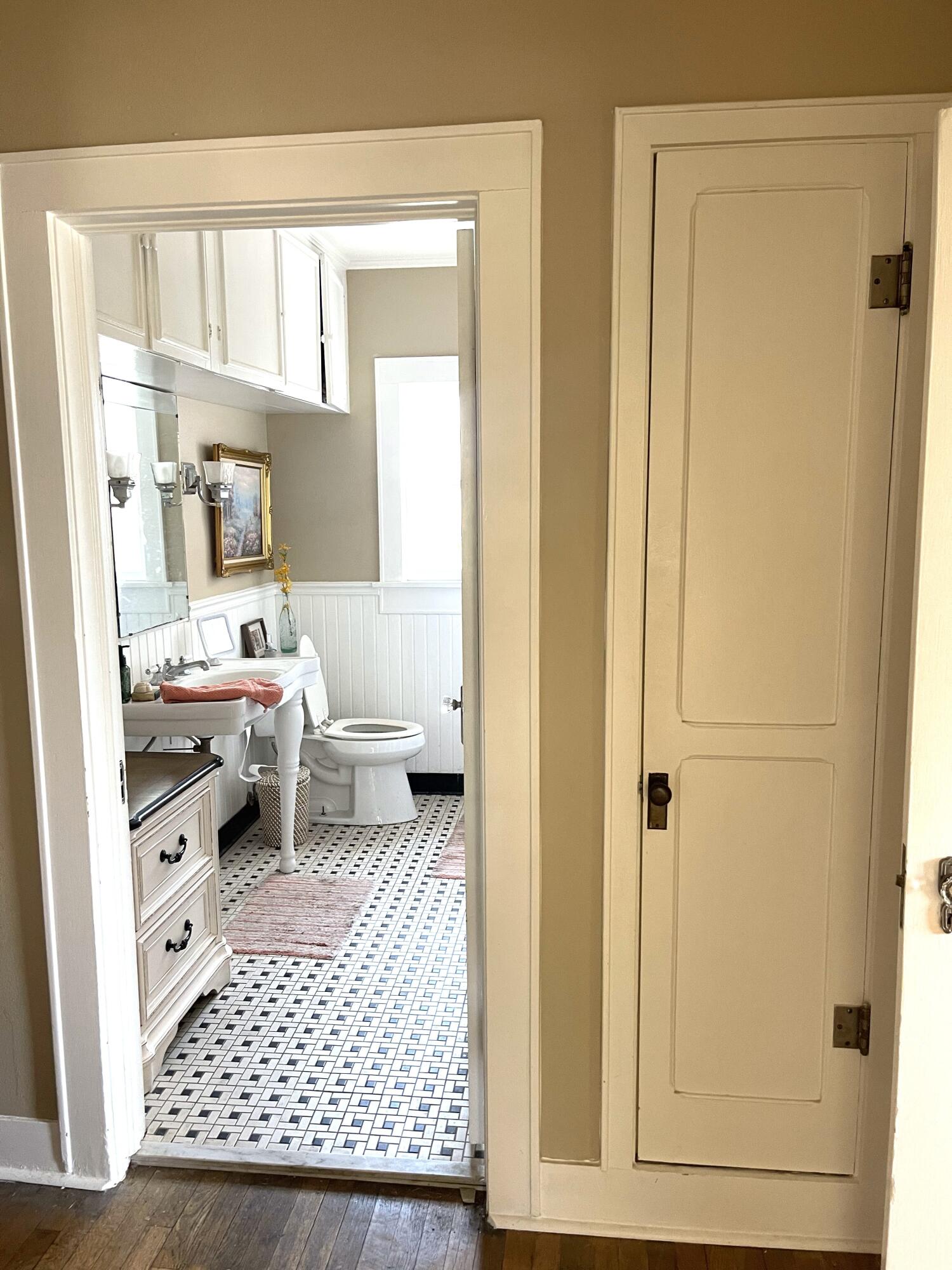 2315 16th Street Lubbock, TX 79401 - Photo 17 of 20 a living room with a rug and a window