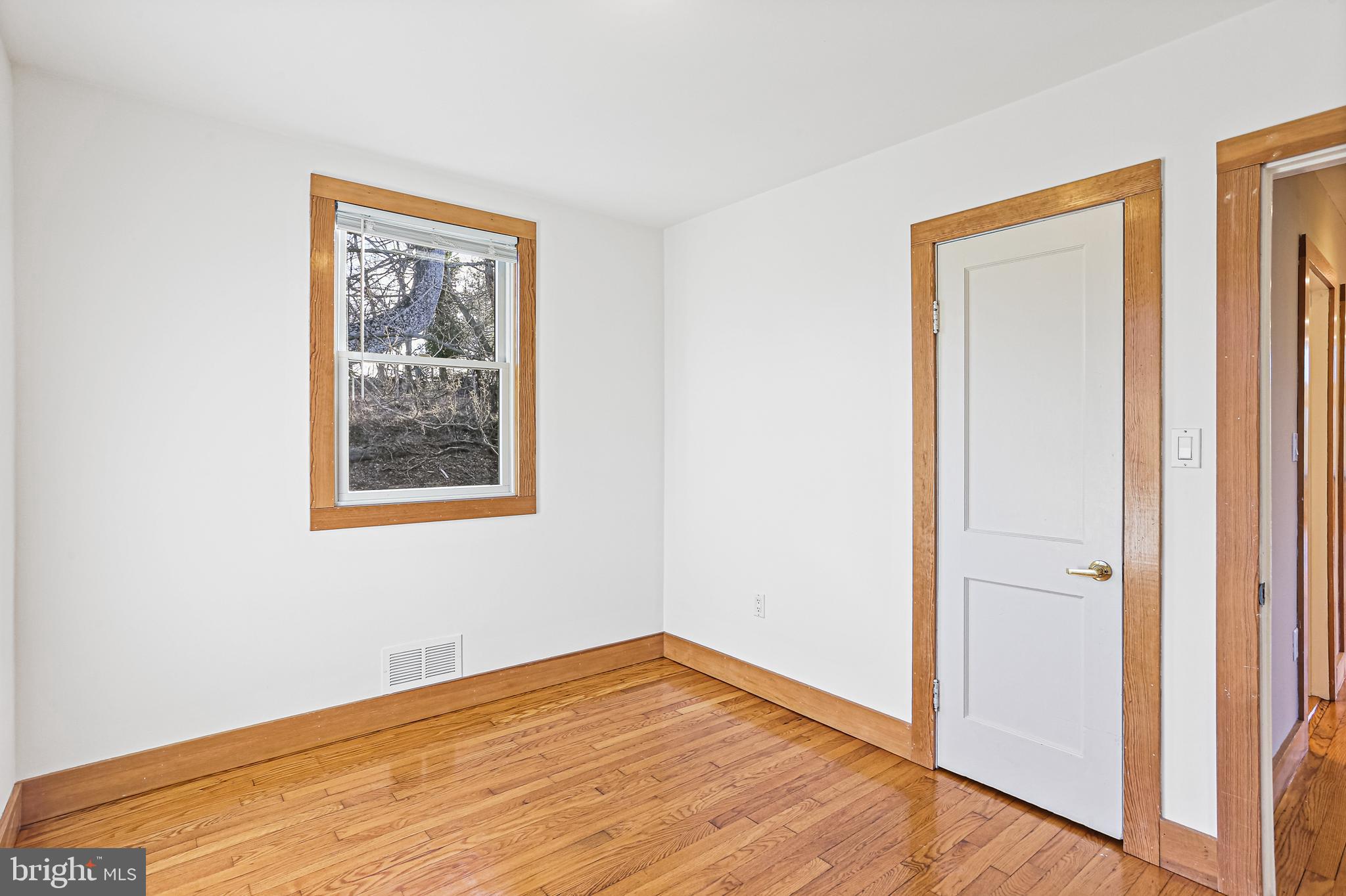9081 Upton Road Ellicott City, MD 21042 - Photo 17 of 30