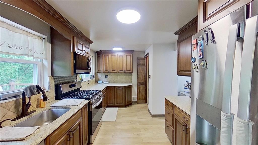 365 Stotler Road Pittsburgh, PA 15235 - Photo 23 of 41 Deep custom kitchen cabinets