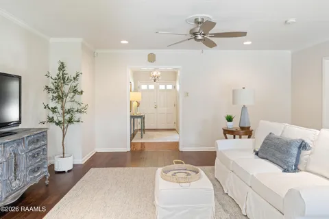 $335,000 | 101 South Arlington Drive, Lafayette, LA 70503