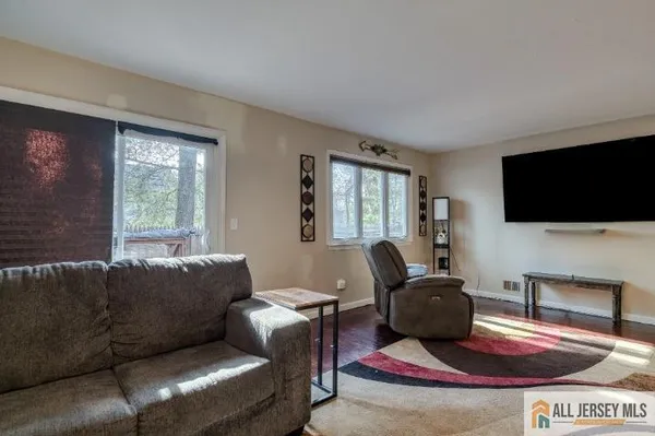 $499,000 | 16 Pendleton Place, Old Bridge, NJ 08857