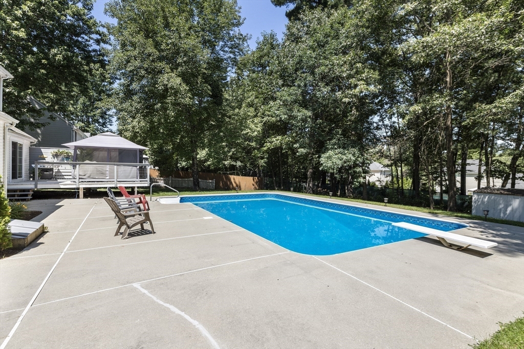 6 Spring Street Douglas, MA 01516 - Photo 9 of 40