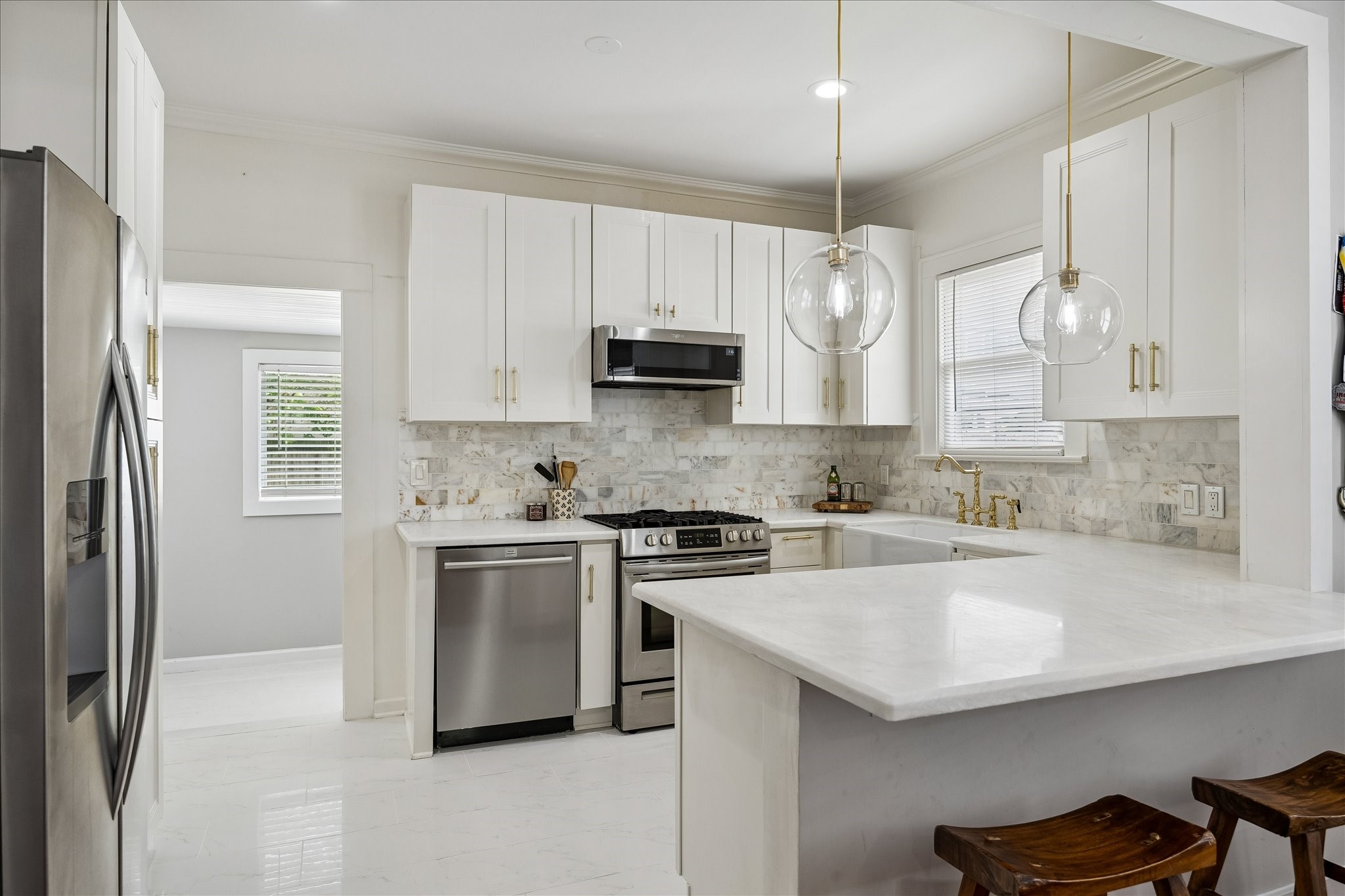 2231 Singleton Street Houston, TX 77008 - Photo 9 of 28