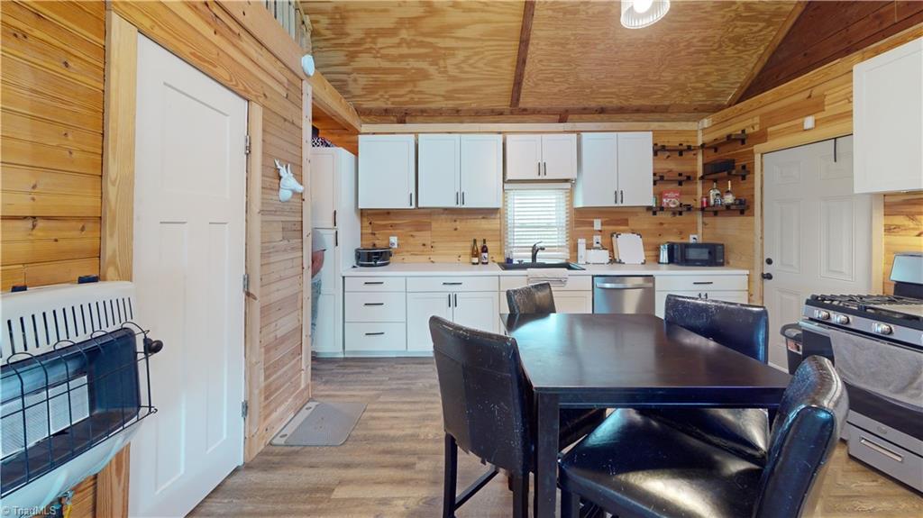 296 North Franklin Road Mount Airy, NC 27030 - Photo 13 of 21