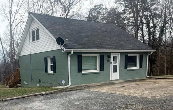$199,900 | 296 North Franklin Road, Mount Airy, NC 27030