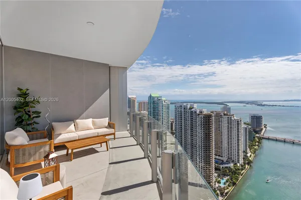 $19,000 | 300 Biscayne Blvd Way, Unit 4007W, Miami, FL 33131