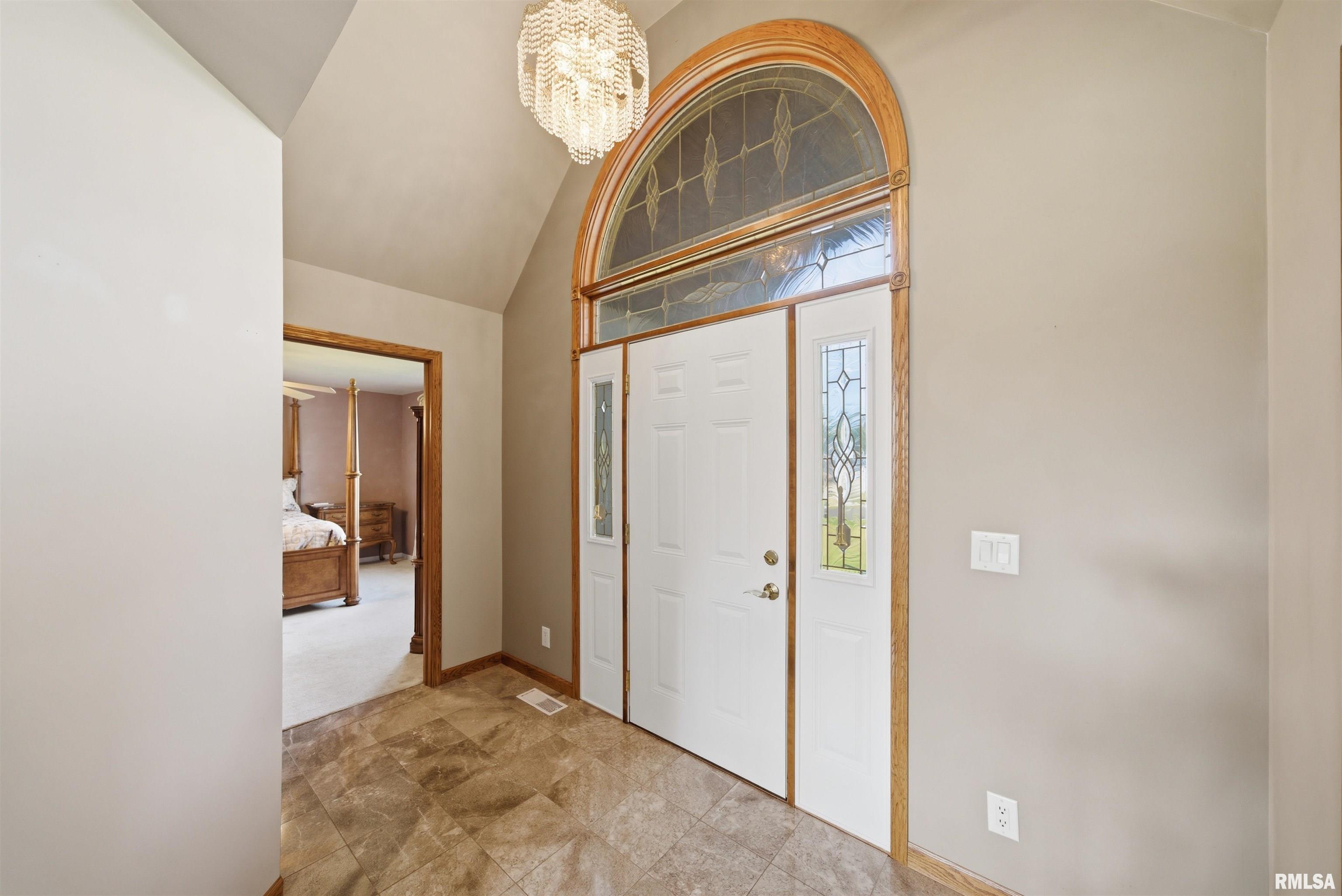 211 Wagner Street Washington, IL 61571 - Photo 5 of 51