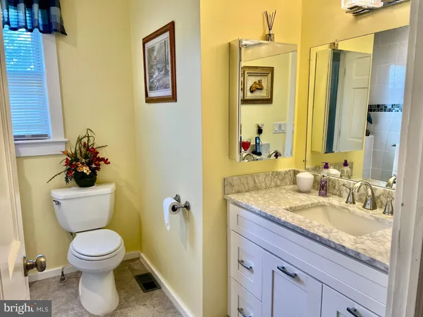 $375,000 | 87 Saybrook Avenue, Hamilton, NJ 08619