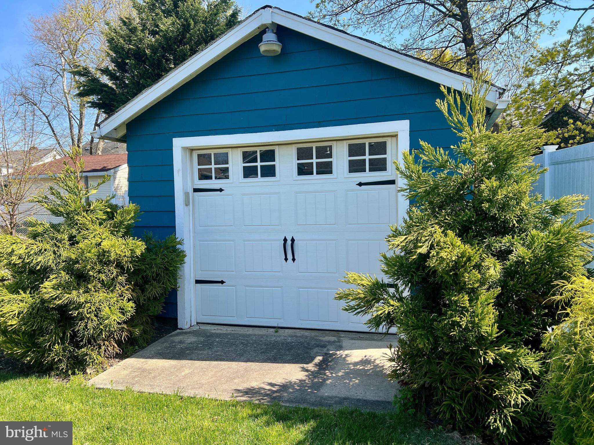 87 Saybrook Avenue Hamilton, NJ 08619 - Photo 35 of 41 a front view of house with a yard