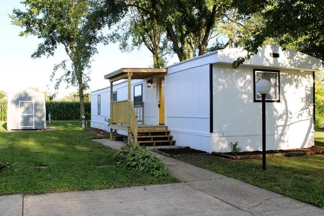 a view of a back yard of the house