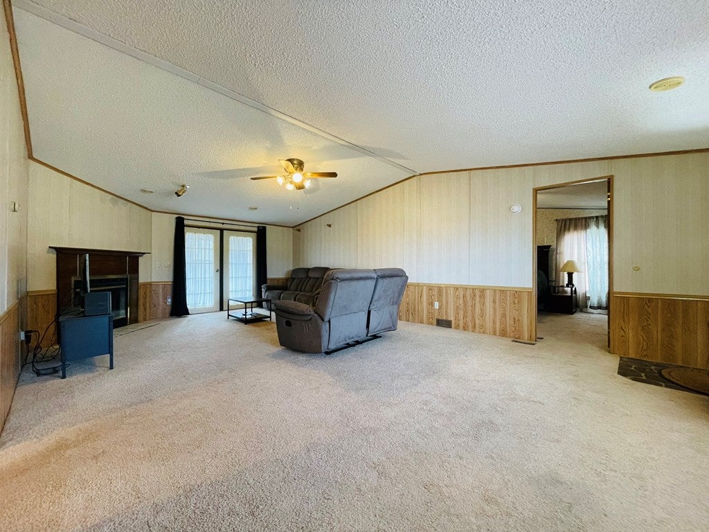 163 Edmonds Road Galax, VA 24333 - Photo 4 of 27 Gallery Image 4
