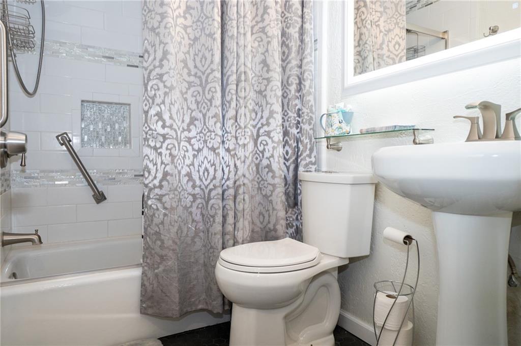 107 Crosswick Road Coraopolis, PA 15108 - Photo 20 of 43 Gallery Image 20