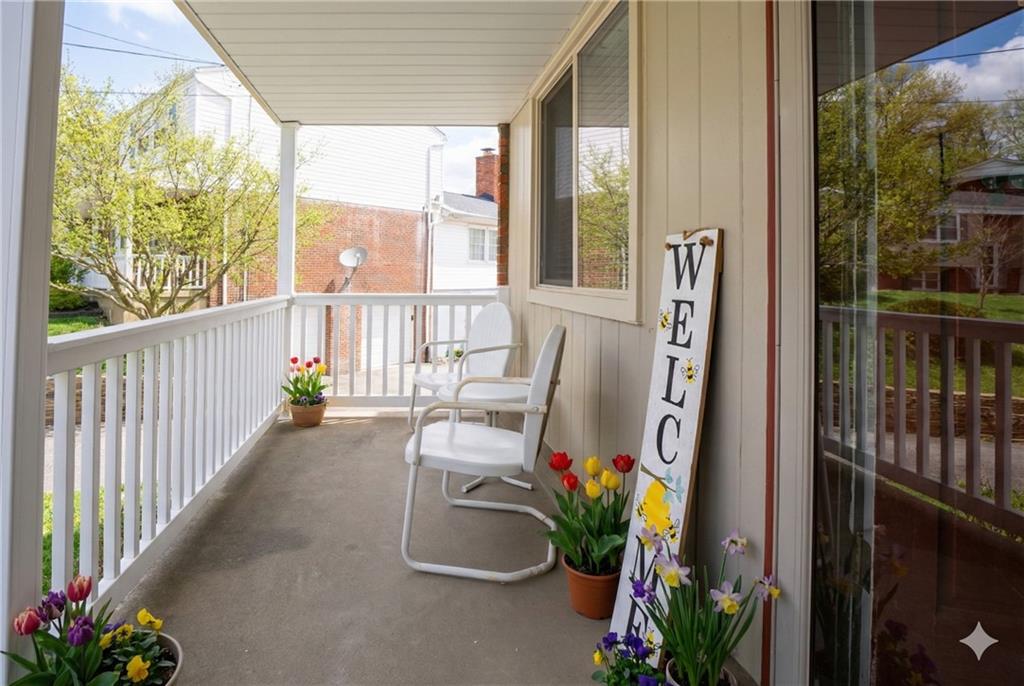 107 Crosswick Road Coraopolis, PA 15108 - Photo 4 of 43 Spring Time Covered Porch