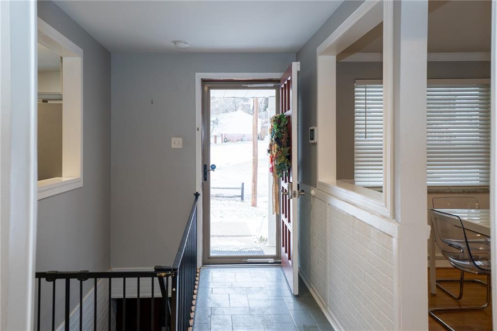 107 Crosswick Road Coraopolis, PA 15108 - Photo 5 of 43 Gallery Image 5