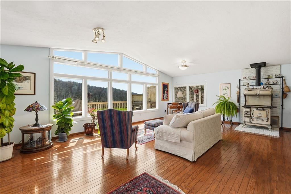 20 Walker Road Burgettstown, PA 15021 - Photo 2 of 50