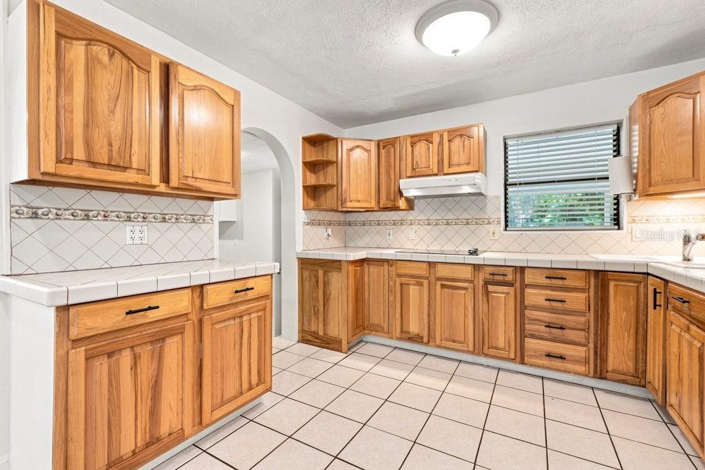 7810 Chapel Avenue Port Richey, FL 34668 - Photo 12 of 94 Gallery Image 12