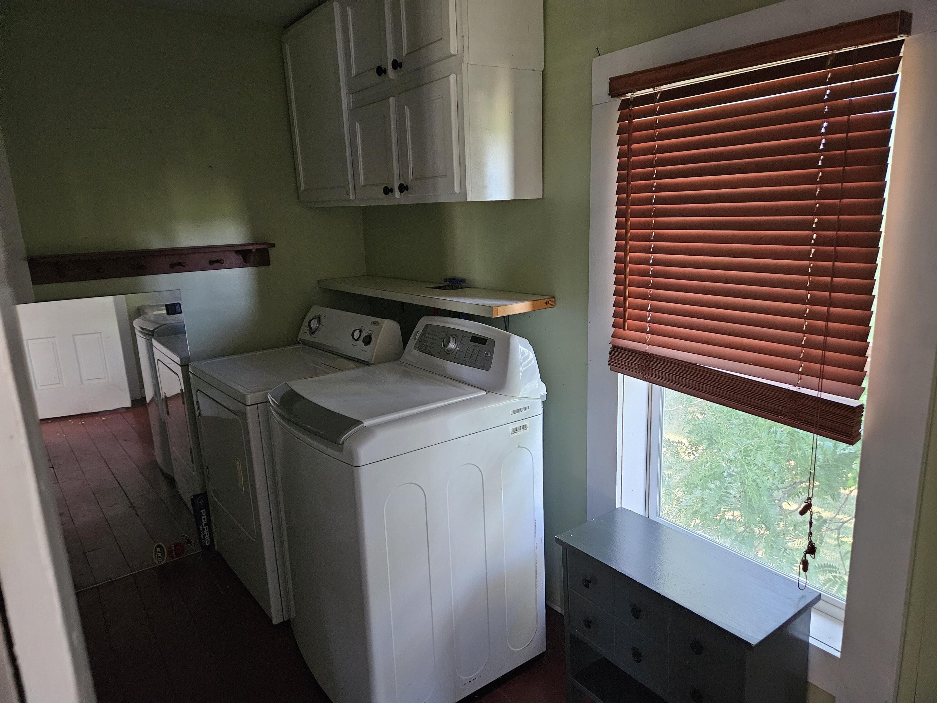 10900 South Meridian Road Hudson, MI 49247 - Photo 17 of 28 Laundry/Bath